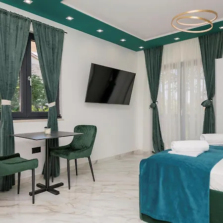 Apartment Awesome In With Wifi Makarska